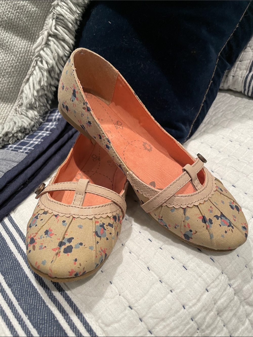 Jellypop Preston Flats in Beige with Blue Florals Size 7